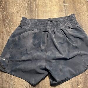 Lululemon Hotty Hot High-Rise Shorts